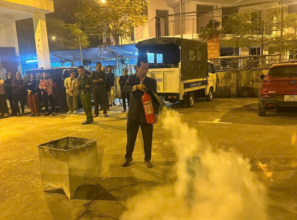 Phường Đông Hải tuyên truyền phòng cháy chữa cháy và quản lý vũ khí, vật liệu nổ, pháo cho người dân